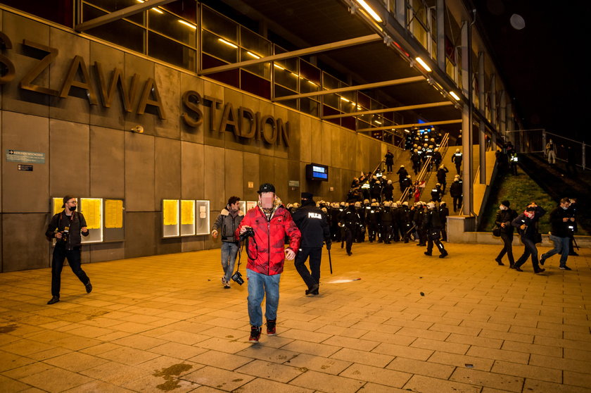 Marsz Niepodległości. Policja spałowała dziennikarzy. Szokujące nagrania!