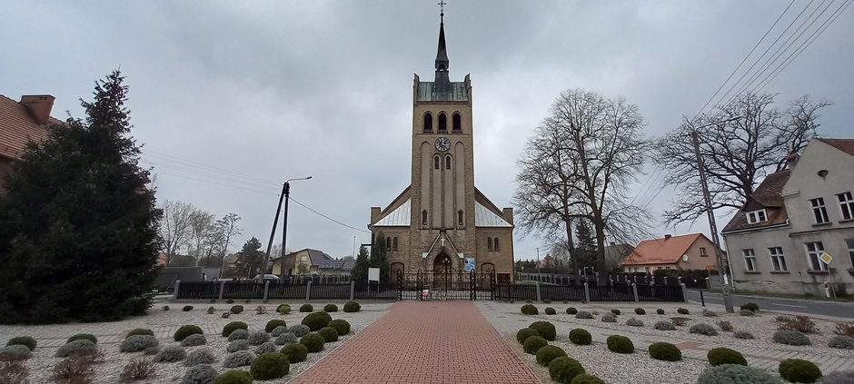 Dawnej kościół ewangelicki, obecnie katolicki