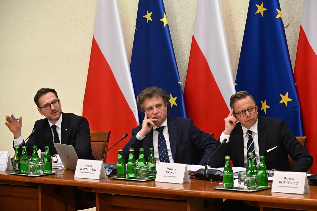 Poseł PiS Waldemar Buda i posłowie KO Jacek Karnowski i Dariusz Joński