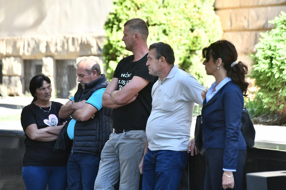 Porodice ubijenih u masakru kod Mladenovca