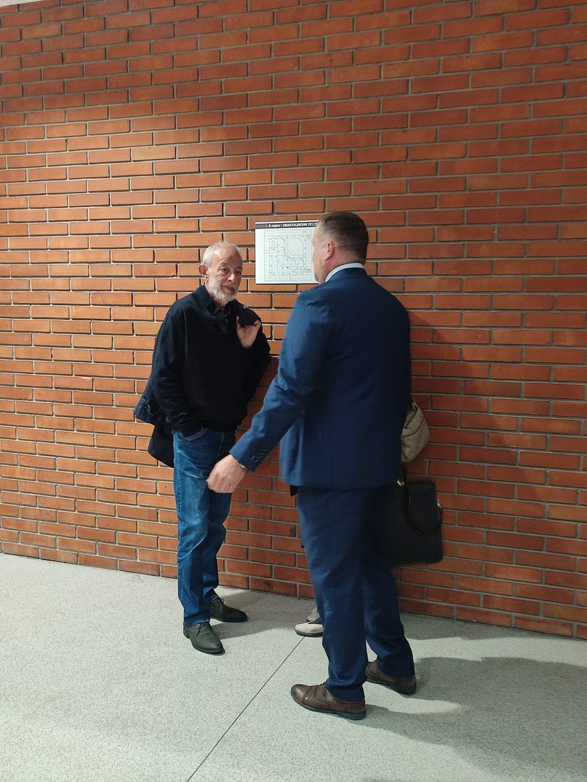 Miroslav Aleksić u pratnji branioca