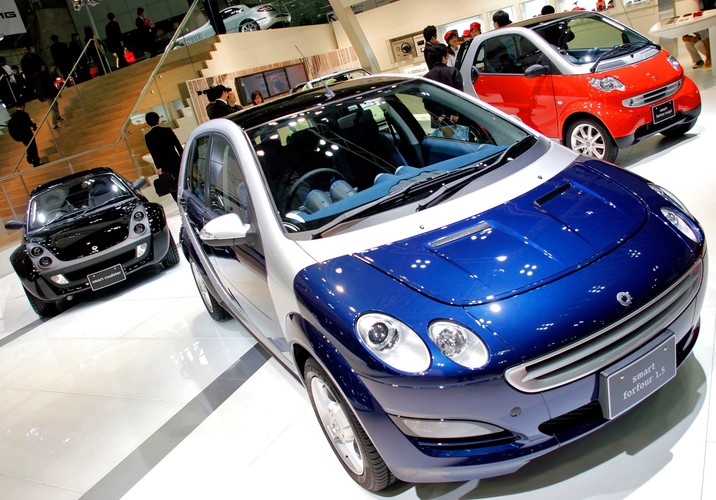 Studenci znad Renu zapałali do sympatycznego samochodziku wielką miłością. Uczucie prysło, gdy Smart opublikował cenniki Roadstera. Najtańszy kosztował 20 tys. euro, co nie tylko młodzież uznała za kpinę ze zdrowego rozsądku.