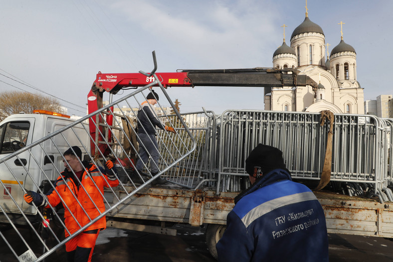 Barierki wokół cerkwi pw. Ikony Matki Bożej „Ukój Mój Smutek”. Moskwa, 1 marca 2024 r.