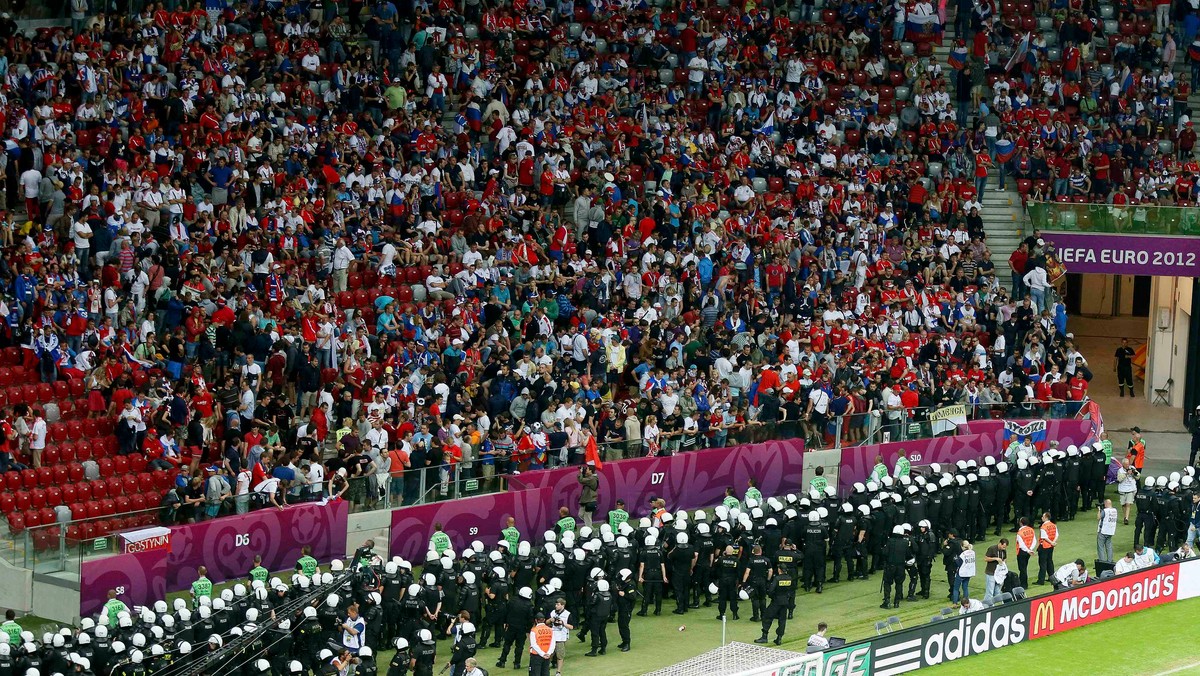 Prezes Wszechrosyjskiego Związku Kibiców (WOB) Aleksandr Szprygin wyraził nadzieję, że jego rodacy, przetrzymywani po Euro 2012 w - jak to określił - "polskich katowniach", wkrótce wrócą do domu.