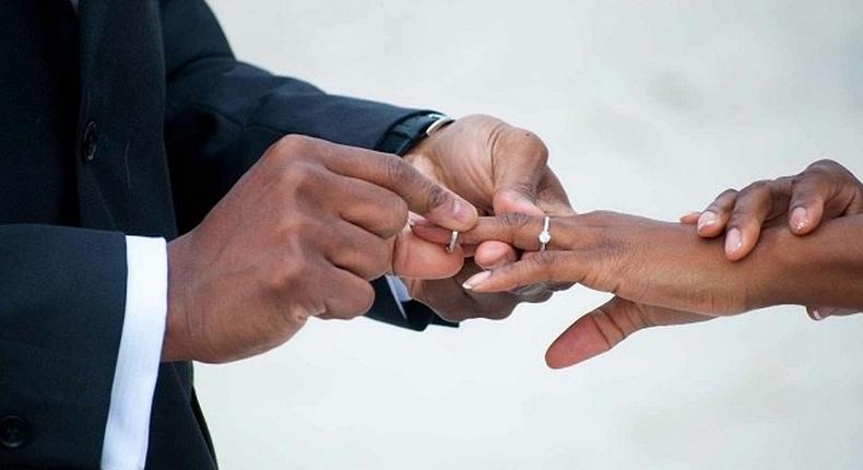 Exchange of wedding vows (Illustration)