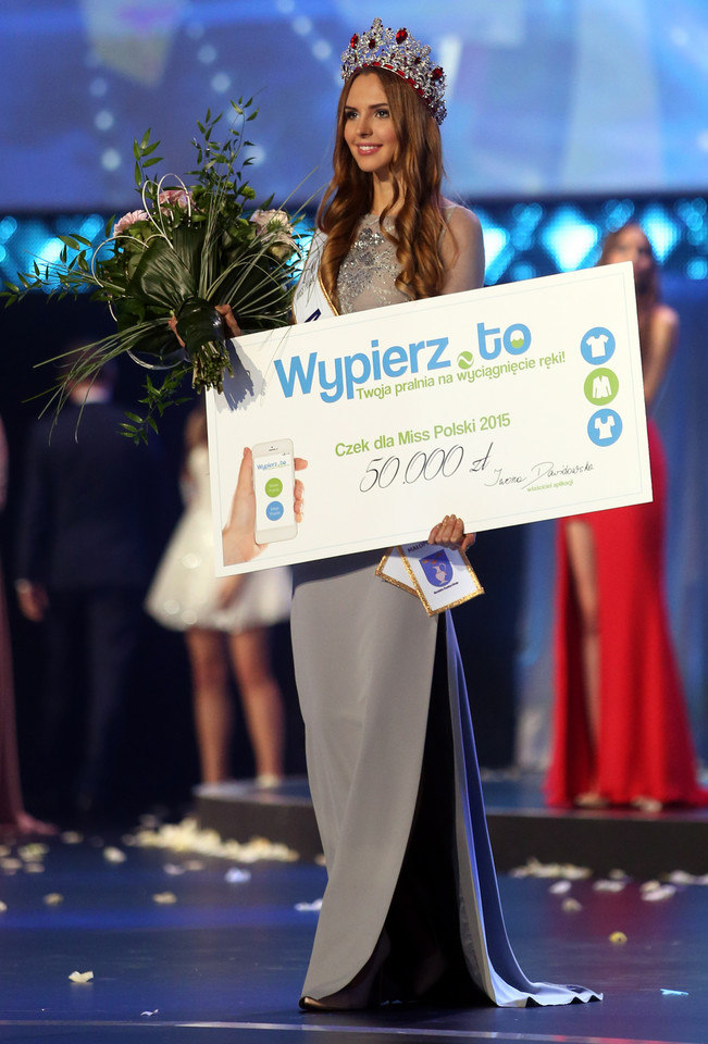 Koronę Miss Polski 2015 i nagrodę pieniężną w wysokości 50 tys. zł zdobyła Magdalena Bieńkowska.