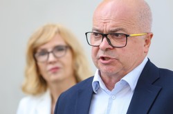 Zimoch wraca do tzw. afery palcowej. Polityk stawia żądania