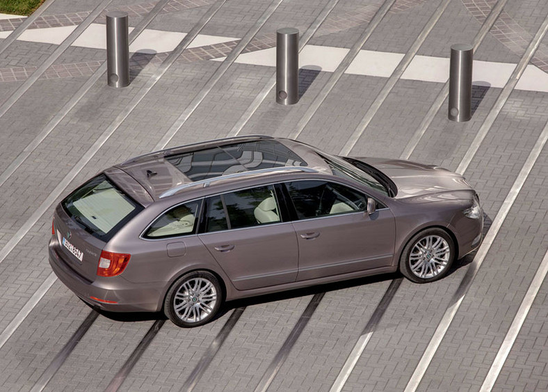 IAA Frankfurt 2009: Škoda Superb Combi w pełnej krasie (fotogaleria)