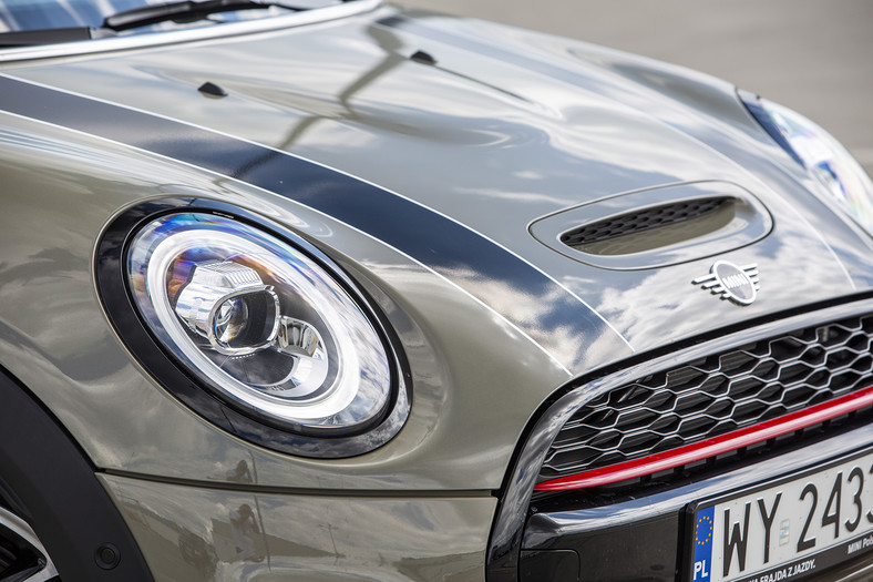 Mini Cooper 2.0 JCW - imponuje jazdą, wyglądem i ceną