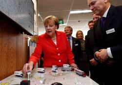 Ostre słowa Merkel: Rosja stosuje prawo silniejszego