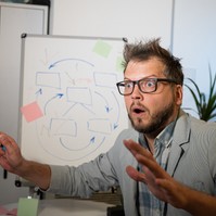 Ebben működik máshogy az összeesküvés-elméletekben hívők agya
