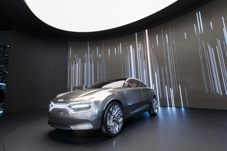 Zgodnie  z najnowszymi trendami w motoryzacji, koncepcyjny model Imagine jest pojazdem elektrycznym. Niestety producent nie ujawnił żadnych danych technicznych, dlatego jak na razie nie można porównać Imagine do innych aut tej klasy.