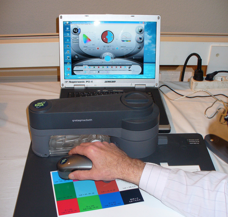 Odwzorowanie kolorów: spektrofotometr Eye-One Pro ujawnia niewielkie odchylenia 