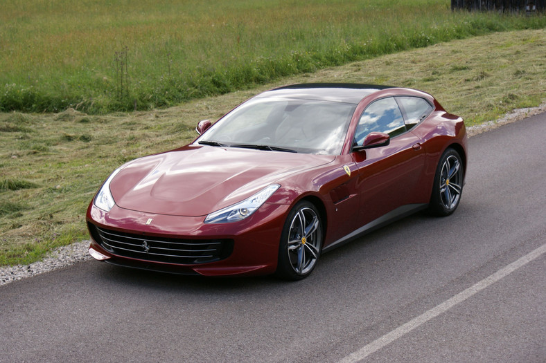 Ferrari GTC4 Lusso