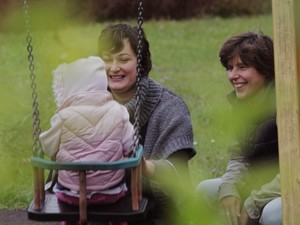 Miért ne lehetne valakinek két anyukája? Az Anyáim története dokumentumfilmet látnod kell