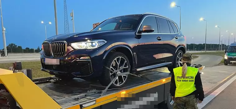 Straż Graniczna się nie pomyliła. BMW na estońskich tablicach nie pojechało dalej