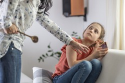 Kontrola rodzicielska w telefonie dziecka: Jak ustawić? Oto 5 najlepszych aplikacji