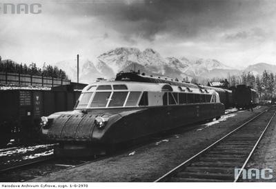 'Torpeda podhalańska' na dworcu kolejowym w Zakopanem