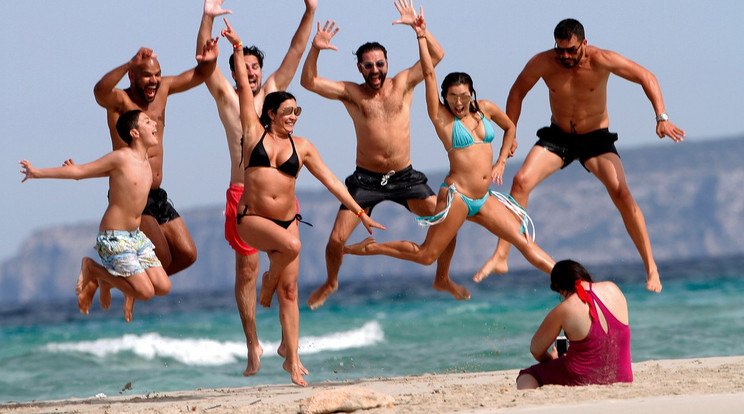Eva Longoria barátaival és párjával nyaral / Profimedia Reddot