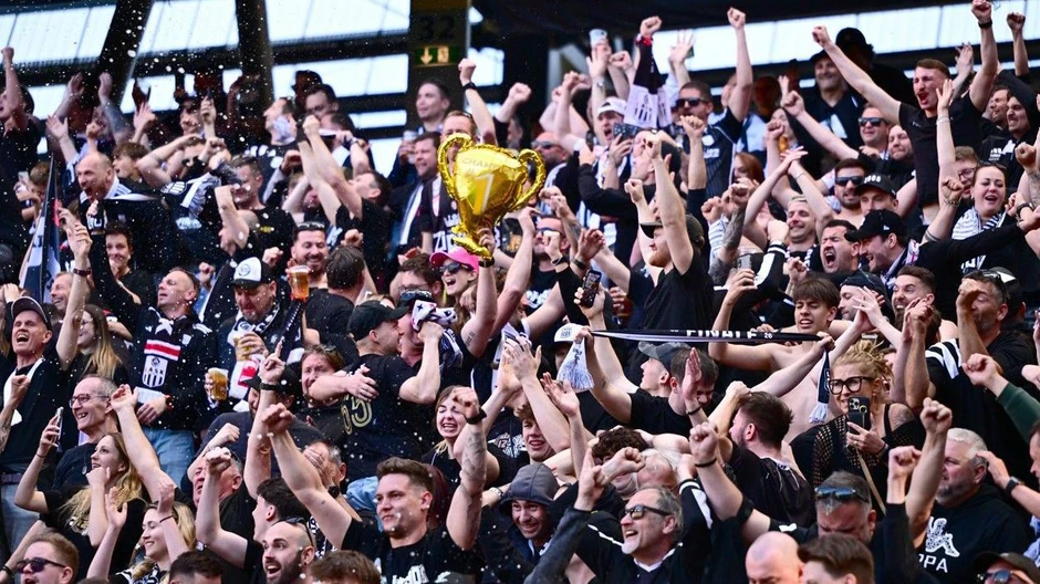 Navijači LASK-a proslavili su 1. maja trofej u Kupu Austrije (na slici), a 17 dana kasnije i šampionsku titulu | Foto: REUTERS/Christian Bruna