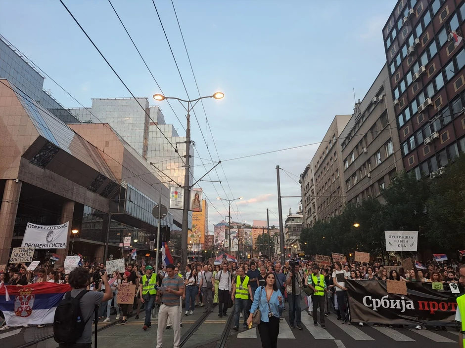 Kolona se kretala niz Nemanjinu ulicu