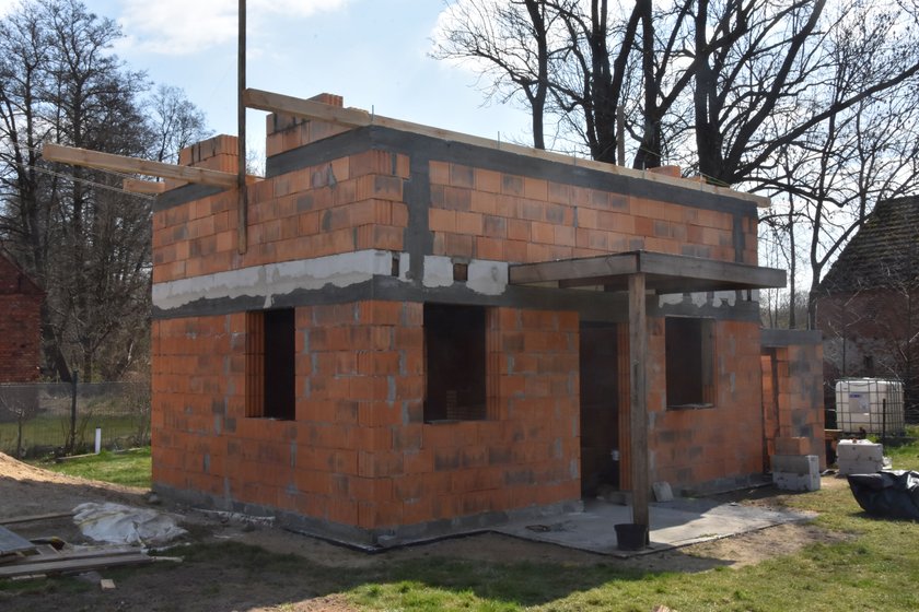 Pani Agnieszka marzy by jesienią zamieszkać w nowym domu.