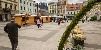 Cztery budy i to ma być jarmark? W Rybniku nie popisali się przed świętami. Zobaczcie sami