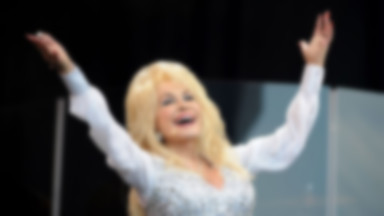 Dolly Parton przekazuje milion dolarów na walkę z pandemią