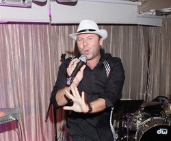 Pamiętacie tego aktora? Nieźle radzi sobie w reklamie