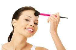 Proste triki - wielki efekt: jak wykonać perfekcyjny makijaż korekcyjny