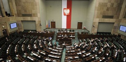 Polscy posłowie zadłużeni po uszy! Sprawdź