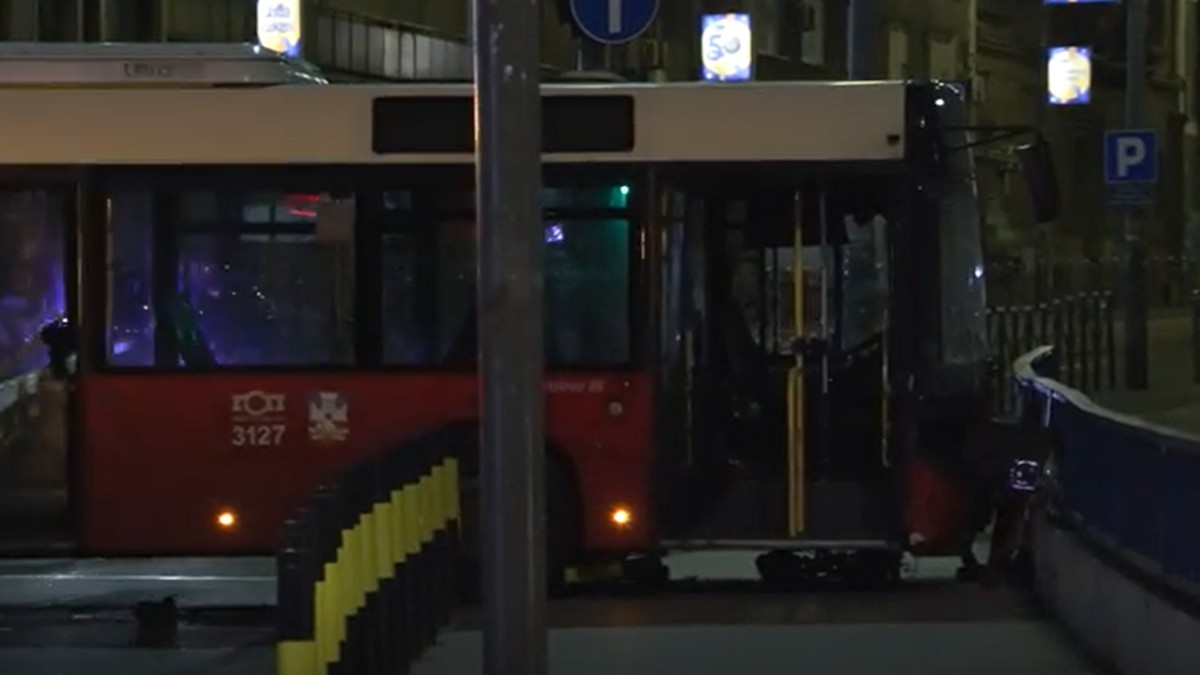 Autobus udario u zaštitnu ogradu na Brankovom mostu