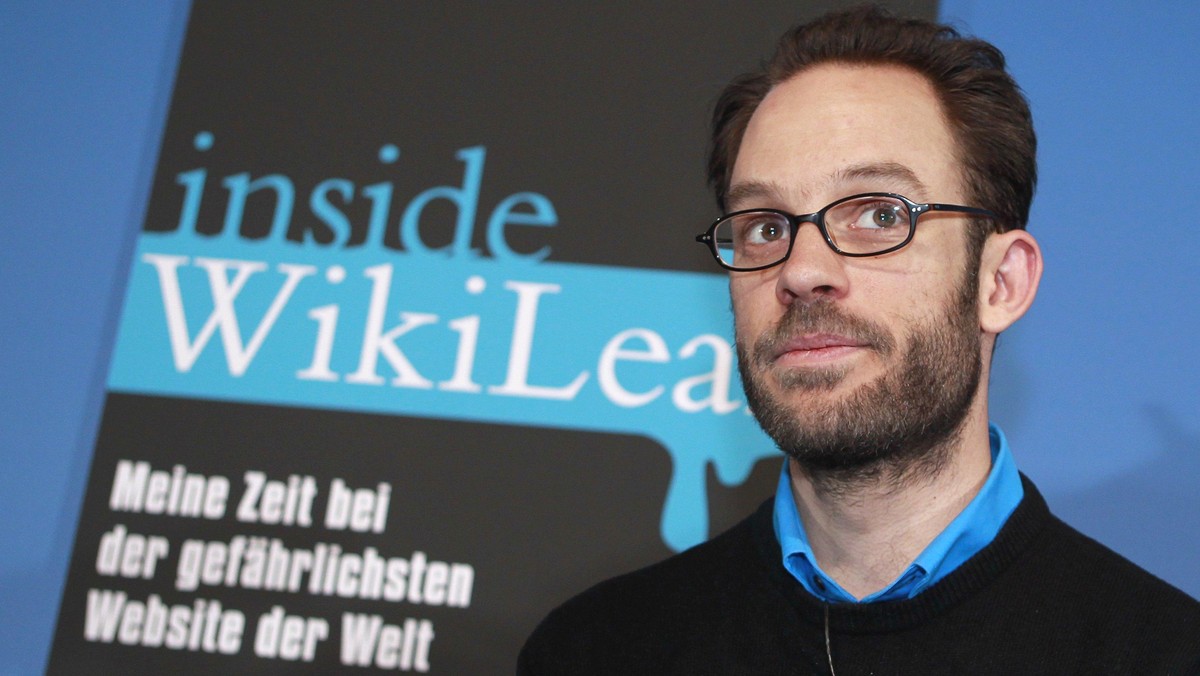 Współtwórca WikiLeaks Daniel Domscheit-Berg w swojej najnowszej książce porównał działanie tego portalu do sekty scjentologów - pisze "Liberation". Samego australijskiego założyciela WikiLeaks, Juliana Assange'a, nazwał paranoikiem i megalomanem.