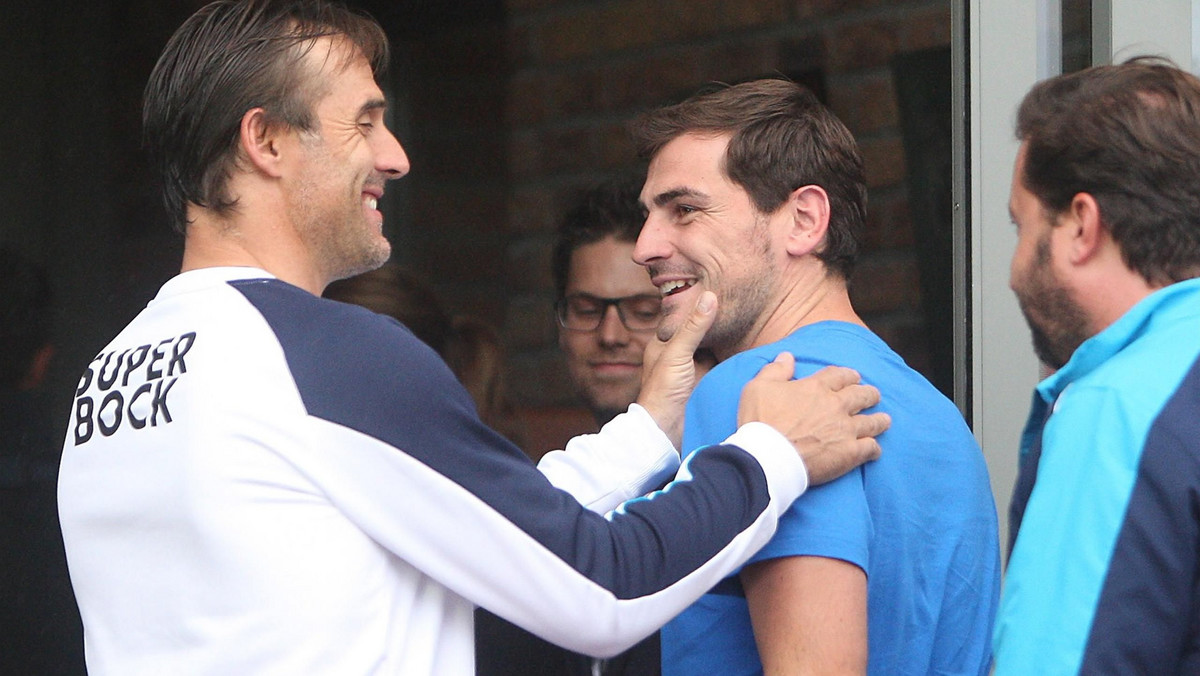 Nowy selekcjoner reprezentacji Hiszpanii Julen Lopetegui udał się do Porto, gdzie miał rozmawiać z Ikerem Casillasem. Tematem rozmowy ma być zaoferowanie golkiperowi roli asystenta szkoleniowca w kadrze La Furia Roja.