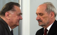 Olszewski: Błaszczak sobie nie radzi, Macierewicz powinien wrócić do MON