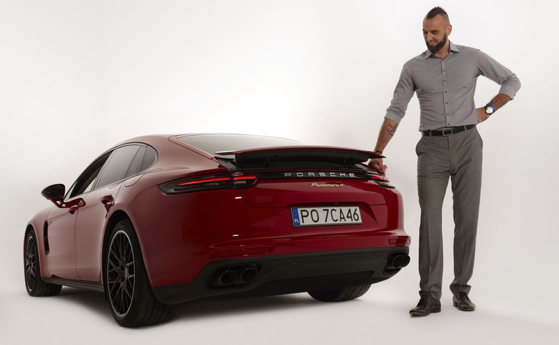 Marcin Gortat i Porsche Panamera 4 E-Hybrid