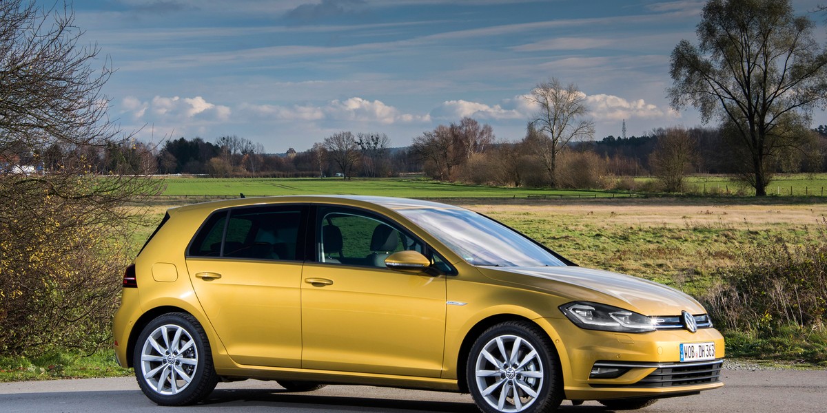 Na te modele samochodów Volkswagen dostaniesz rabat nawet do kilkudziesięciu tysięcy złotych. Sprawdź oferty.