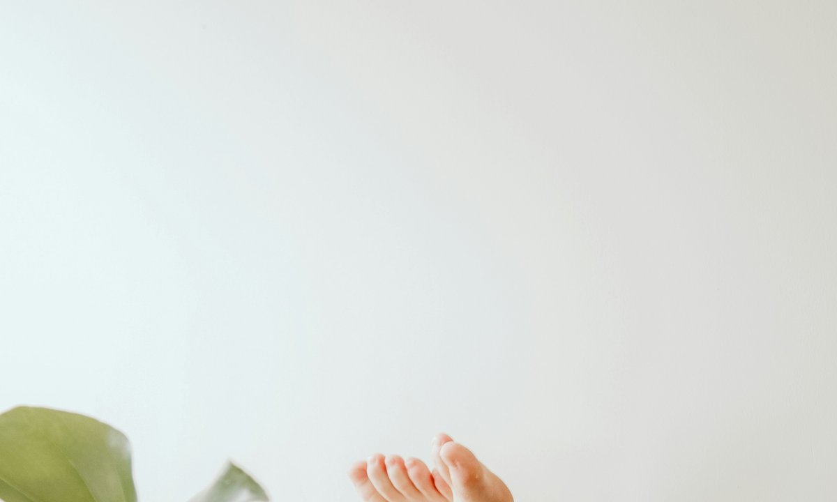 Stopy popękane jak ziemia podczas suszy? Ten krem załatwi sprawę w kilka dni. Ma w sobie aż 30 proc. mocznika