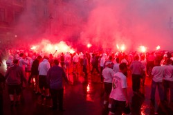 Prawie stu kibiców zatrzymanych po mistrzowskiej fecie w Warszawie