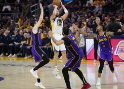 Lakers dali radę tylko w pierwszej kwarcie. Warriors doprowadzili do remisu