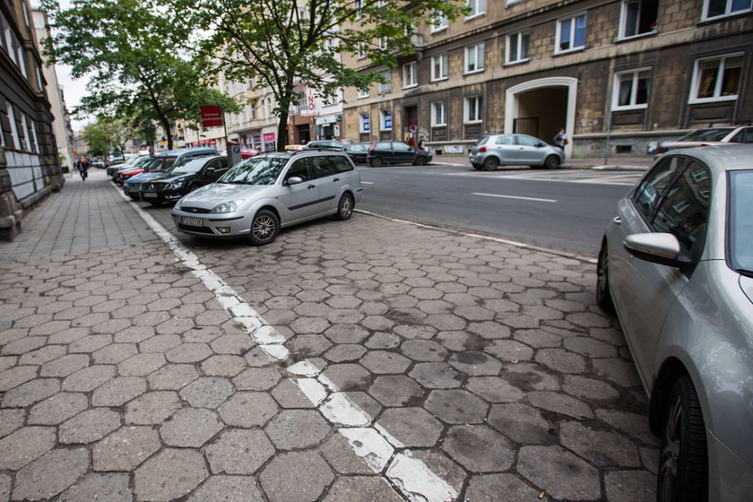 Zabiorą miejsca parkingowe!