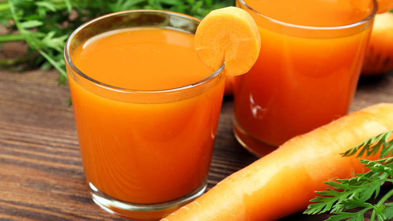 Beta-karoten ma szereg właściwości i jest istotnym składnikiem odżywczym. Nie od dziś wiadomo, że regularne spożywanie marchewki lub picie soku marchewkowego poprawia koloryt skóry - wskazuje Agnieszka Piskała, ekspert ds. żywienia.