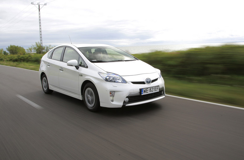 Test Toyoty Prius: hybryda na prąd z gniazdka