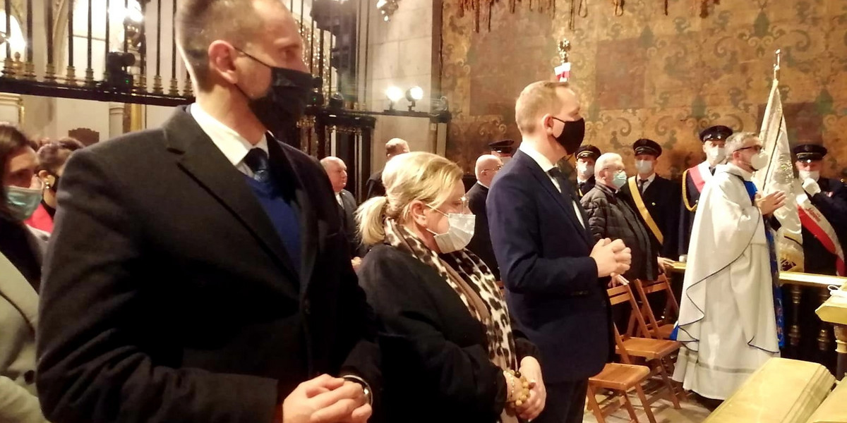 Beata Kempa i Janusz Kowalski modlą się na Jasnej Górze w intencji kopalni Turów. 
