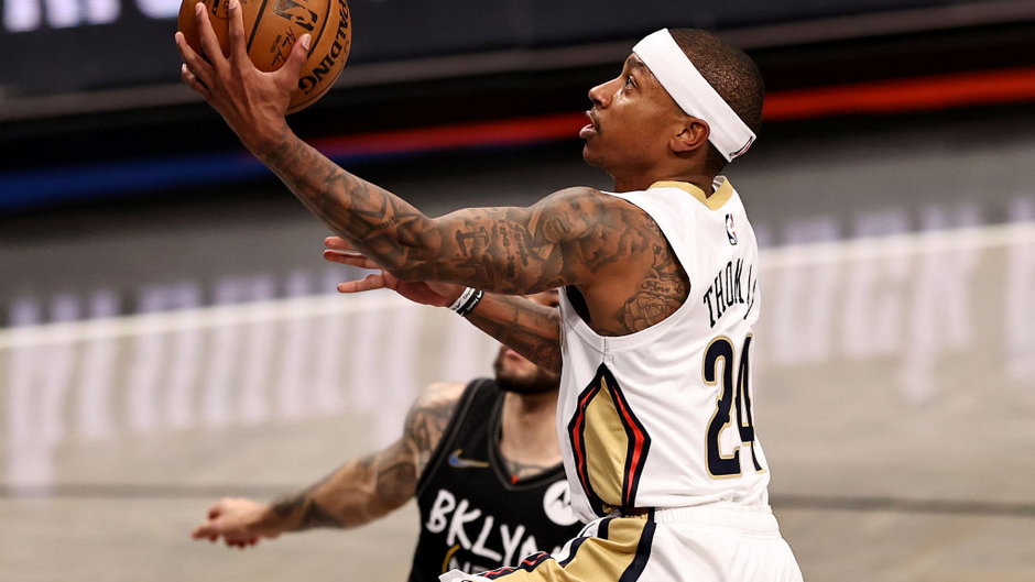 Isaiah Thomas w barwach New Orleans Pelicans