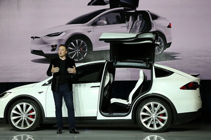 Tesla wyjeżdża na prostą. Firma Elona Muska odnotowała zysk. Pierwszy raz od 3 lat