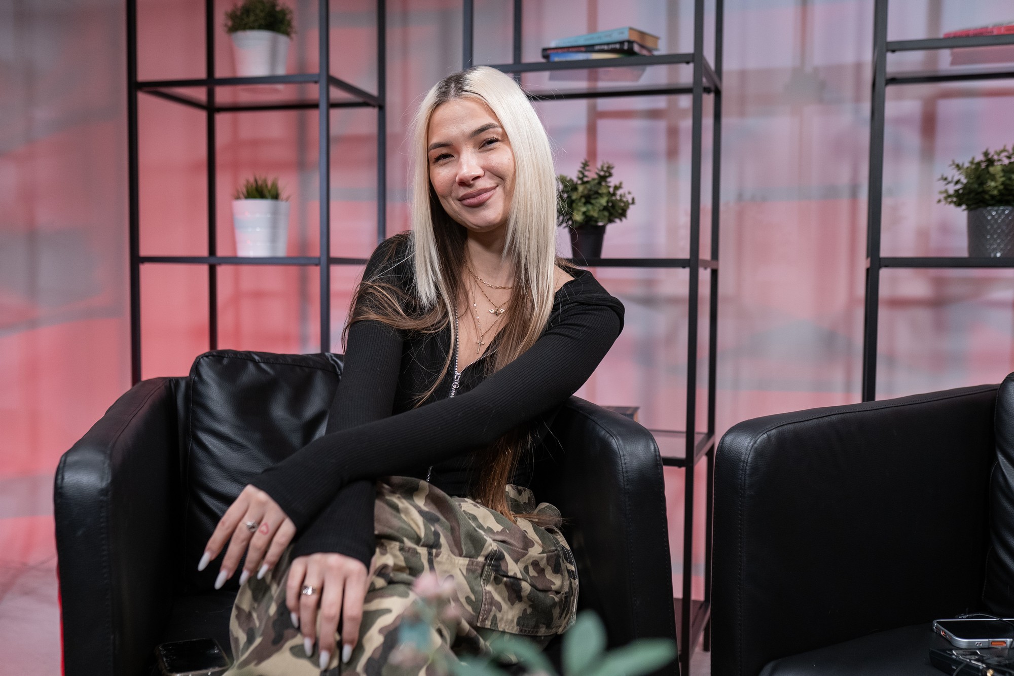 Speváčka Veronika Adamičková alias Ronie.