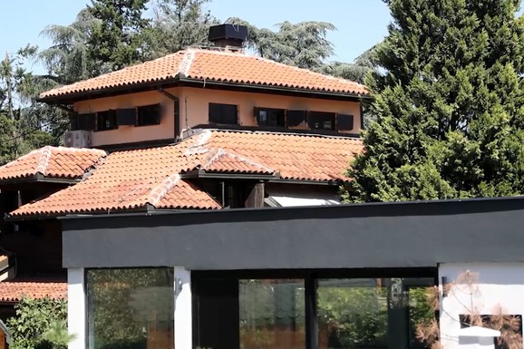 IMALA JE DVE VILE NA AVALI I DEDINJU Evo šta se desilo sa bogatstvom čuvene Božen: Naša voditeljka joj je bila dobra drugarica (FOTO)