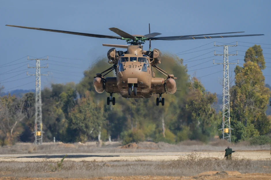 Izraelski vojni helikopter sleteo je blizu granice sa Gazom uoči oslobađanja taoca