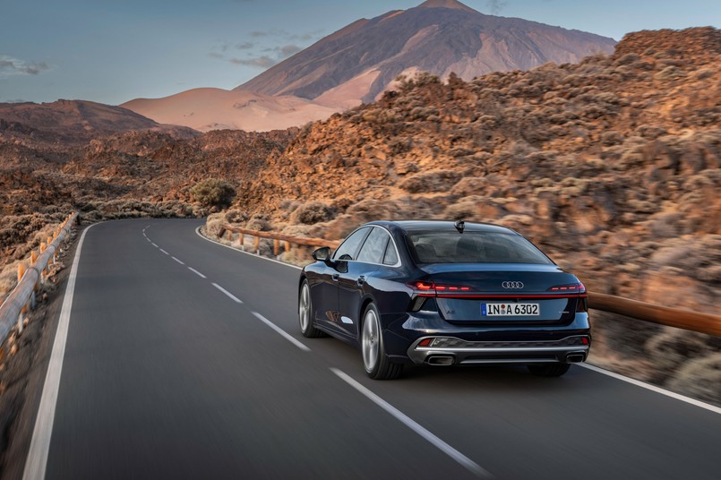 Audi A6 Sedan